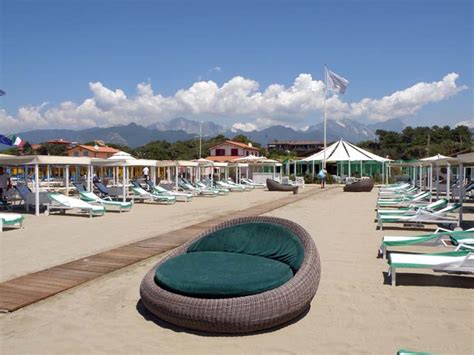 forte dei marmi louis vuitton beach|forte dei marmi locations.